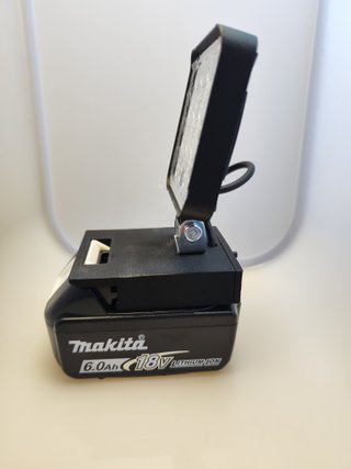 FOCO LED DE 48W PARA BATERÍAS MAKITA LXT