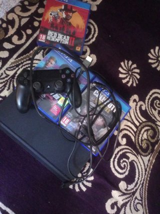 PS4 Slim 500GB con 3 Juegos 1 mando