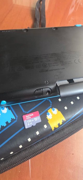 Nintendo 2DS XL Negra y Azul