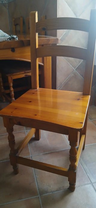 Sillas de madera rústicas