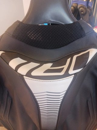 Mono Dainese Talla 48