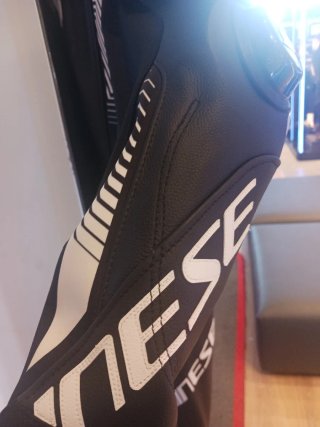 Mono Dainese Talla 48