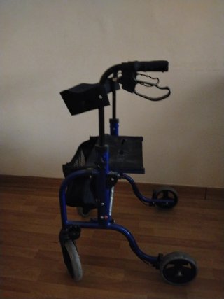 Andador para personas mayores