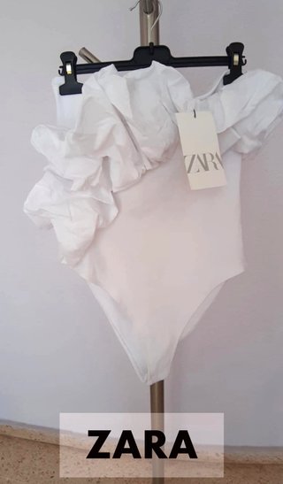 Body blanco con volantes. ZARA. Nuevo sin estrenar