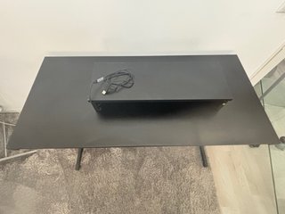 Mesa de Ordenador Bestier con Luz RGB