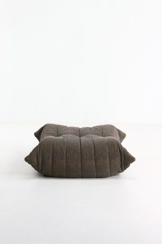 Reposapiés Ligne Roset Togo Marrón
