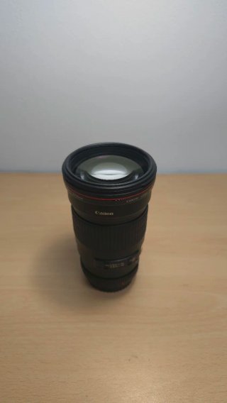 Objetivo Canon EF 200mm f/2.8 L II USM.