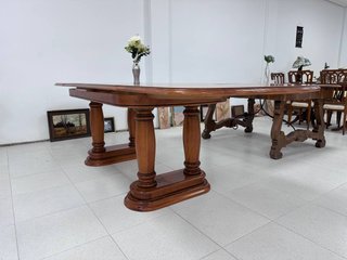 Mesa de comedor extensible de madera