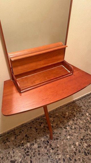 Mueble de entrada con espejo