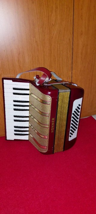 Acordeón Hohner Starlet 40