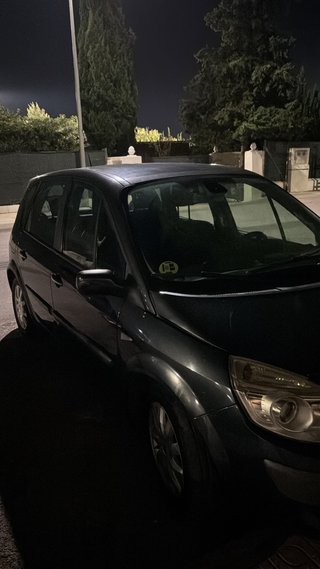 Renault Scenic 1.5 dCi 105 CV 2007 – 256.000 km