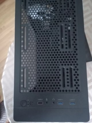 Torre Gamer Negra