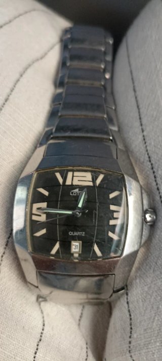 Reloj Lotus Plateado y Negro