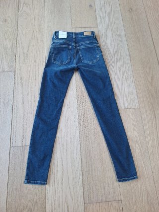 Vaqueros Skinny Pull&Bear Talla 34 Nuevos