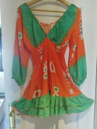 Precioso Vestido, manga larga y cintura elástica