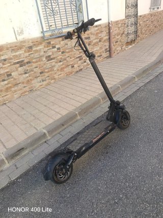 Patinete Eléctrico con Luces LED