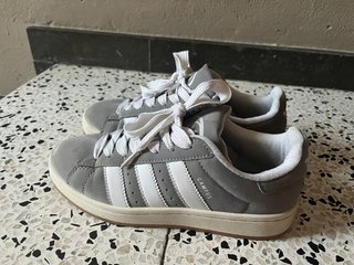 Adidas Campus Gris y Blanco