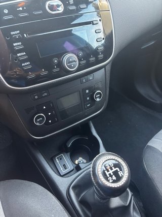 FIAT Punto negro 2018, 69cv
