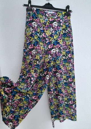 Pantalón-falda de Zara midi. Nueva. De cintura alt