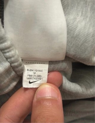 Pantalón Corto Nike Tech Fleece Gris