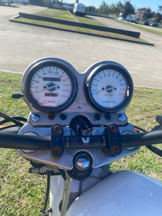Suzuki GS500 Blanca