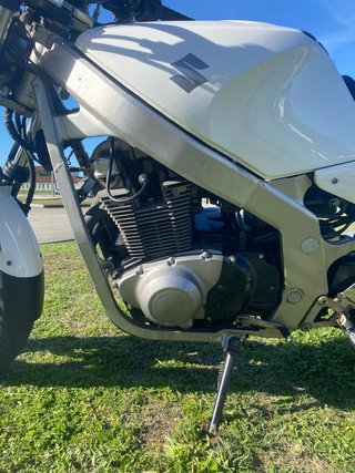 Suzuki GS500 Blanca