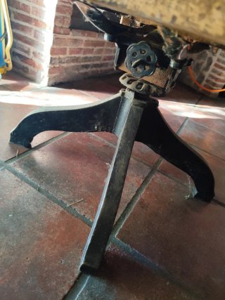 Silla de Oficina Antigua de Madera