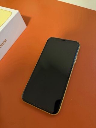 iPhone 11 64GB Amarillo