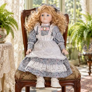 Muñeca de porcelana antigua 42 cms