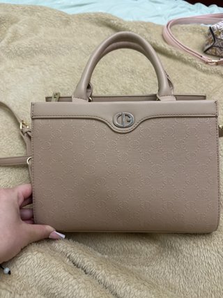 Cartera de mano beige
