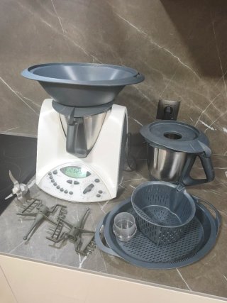 Thermomix TM31 con accesorios