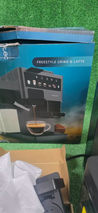 Cafetera Cecotec Freestyle Grind & Latte