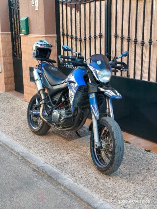Yamaha XT660X Supermotard Azul