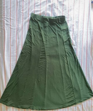Falda larga Zara verde acampanada