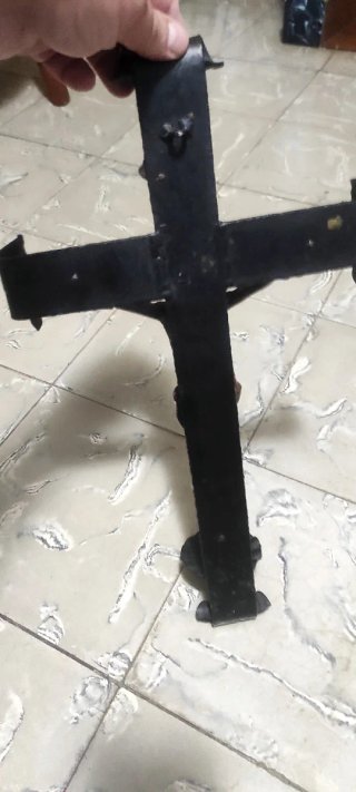 Crucifijo Vintage de Forja con Portavelas