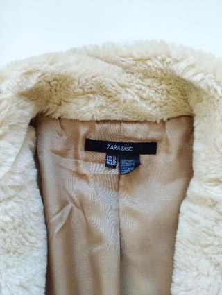 Abrigo pelo sintético Zara Beige