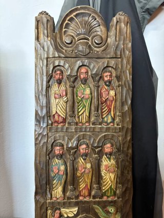 Sillas de madera tallada