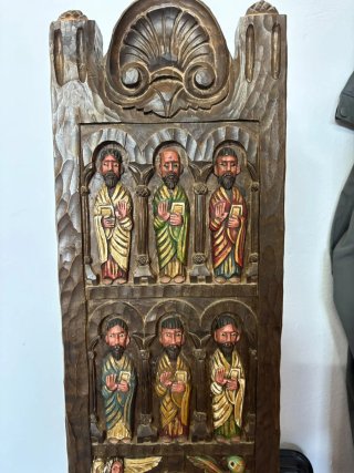 Sillas de madera tallada