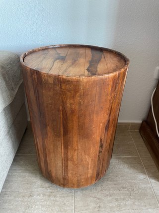 Mesa Auxiliar/barril bar de madera maciza.