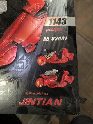 Moto Kaneda tipo Lego Akira