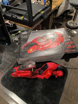 Moto Kaneda tipo Lego Akira