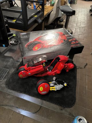 Moto Kaneda tipo Lego Akira