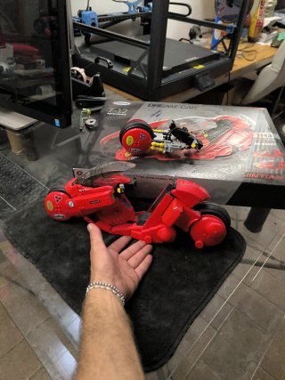 Moto Kaneda tipo Lego Akira