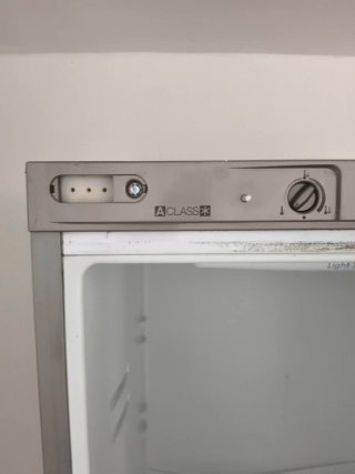 Nevera Indesit Plateada