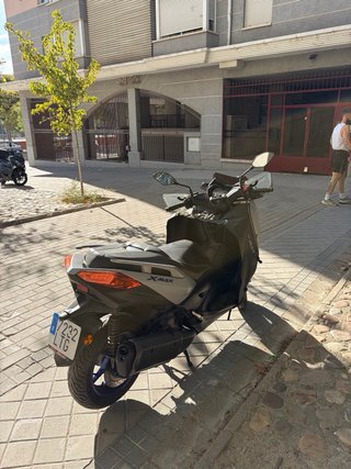 Yamaha Xmax 300 gris/azul 2021