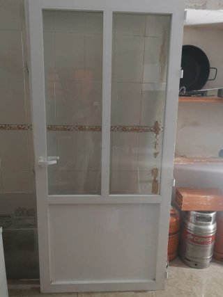 Puerta aluminio blanco 210x100