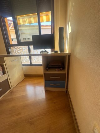 Cama juvenil con escritorio y almacenaje