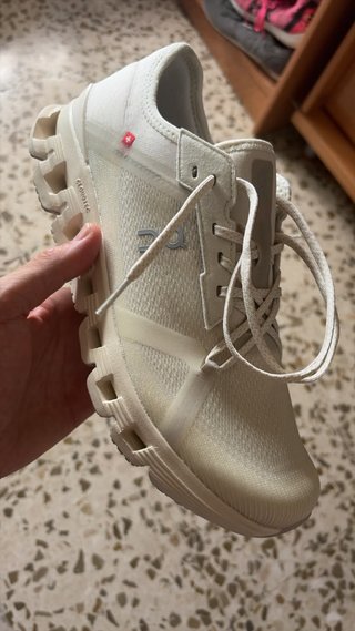 Zapatillas On Running Beige/Blanco