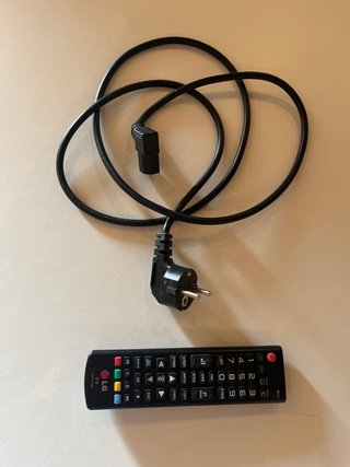 Televisor Plasma LG 42” con su peana
