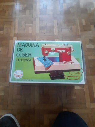 Máquina de coser eléctrica Roman